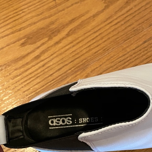 White leather booties - Picture 3 of 4